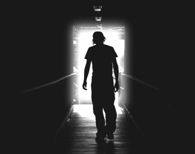 Как происходит лечение алкоголика и наркомана?